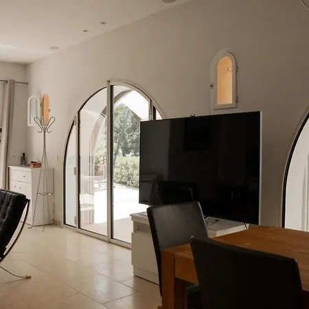 Superbe Villa-appartement Sur La Croisette Avec Grande Terrasse Διαμέρισμα *