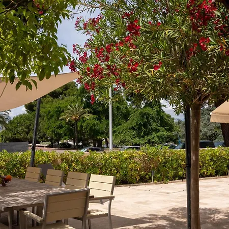 Superbe Villa-appartement Sur La Croisette Avec Grande Terrasse Cannes